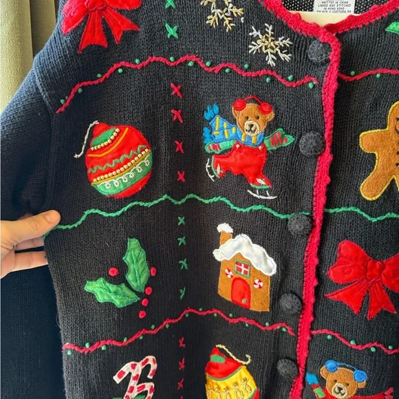 Nutcracker | Vintage Holiday Appliqué and Embroidery Cardigan | Medium - Picture 4 of 9